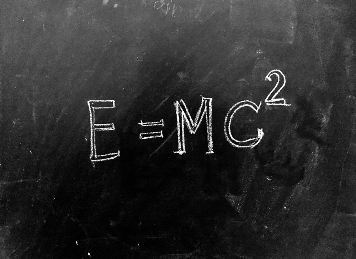 Formula teoria de la relatividad